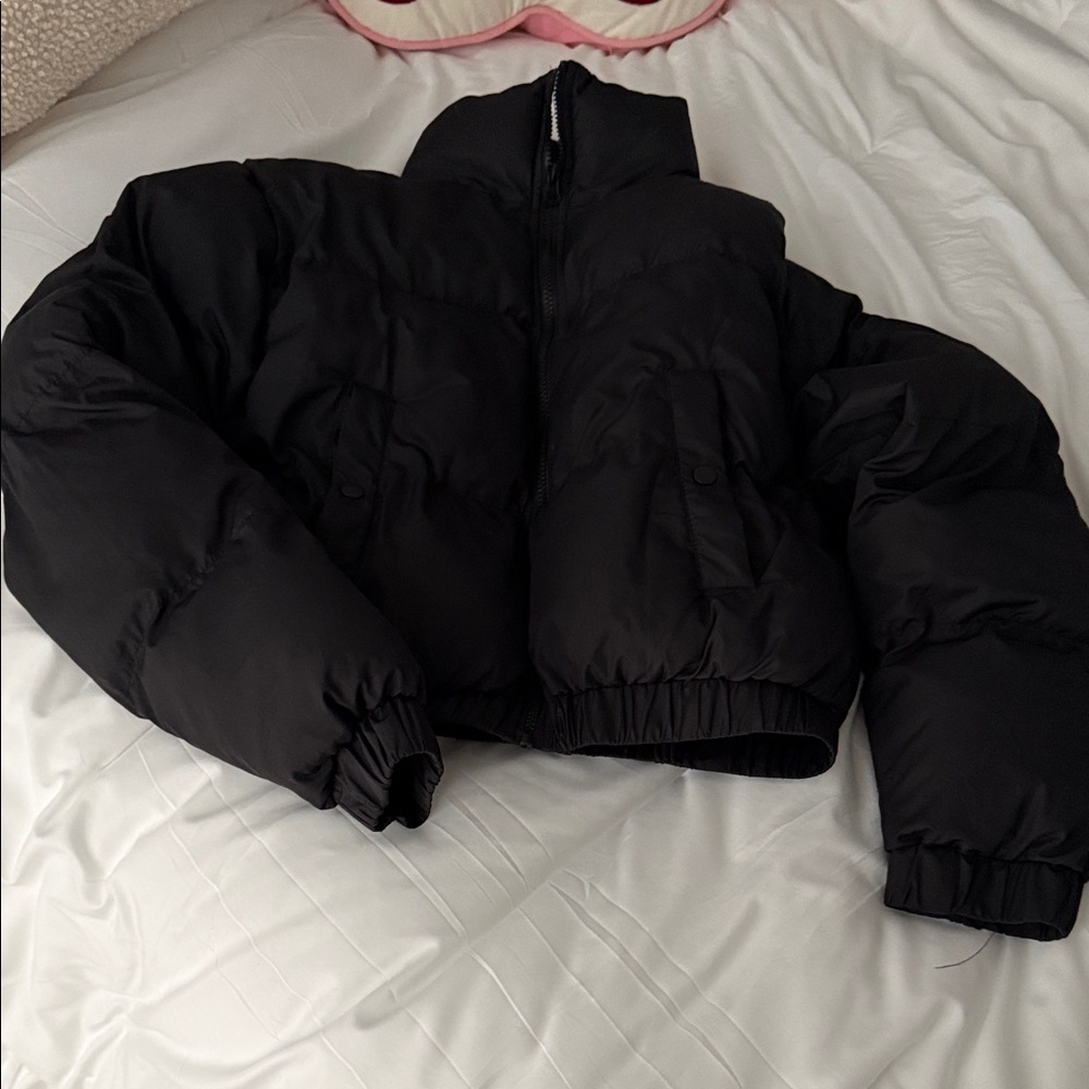 Women's Black Puffer Jacket cropped